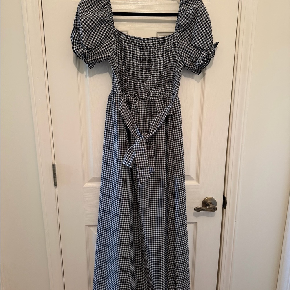 Elegant Checkered Puff Sleeve Midi Dress